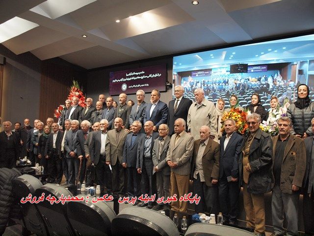 رونمایی کتاب گوش به فرمان خرد